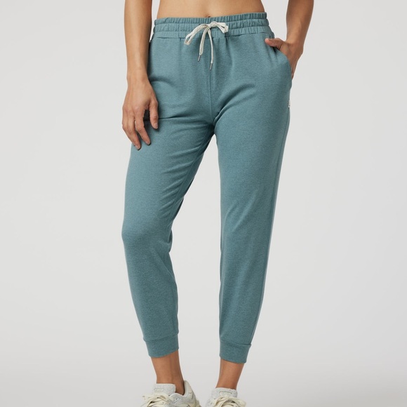 Vuori Performance Jogger in Iron Heather Size Large - Picture 3 of 8